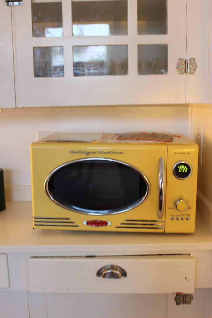 Microwave from Facebook Marketplace. Deceivingly modern! 